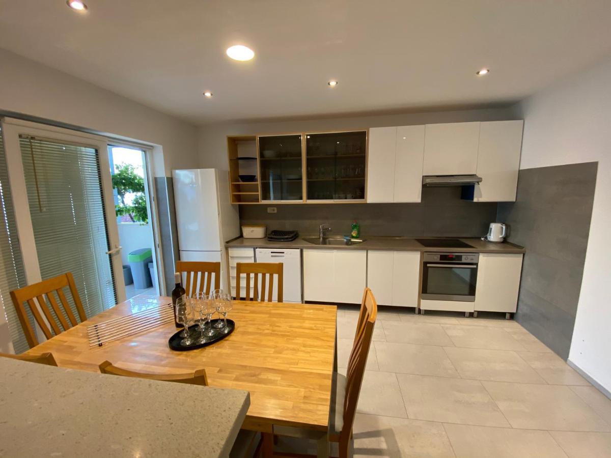 Apartmani Mateo 오미스 외부 사진